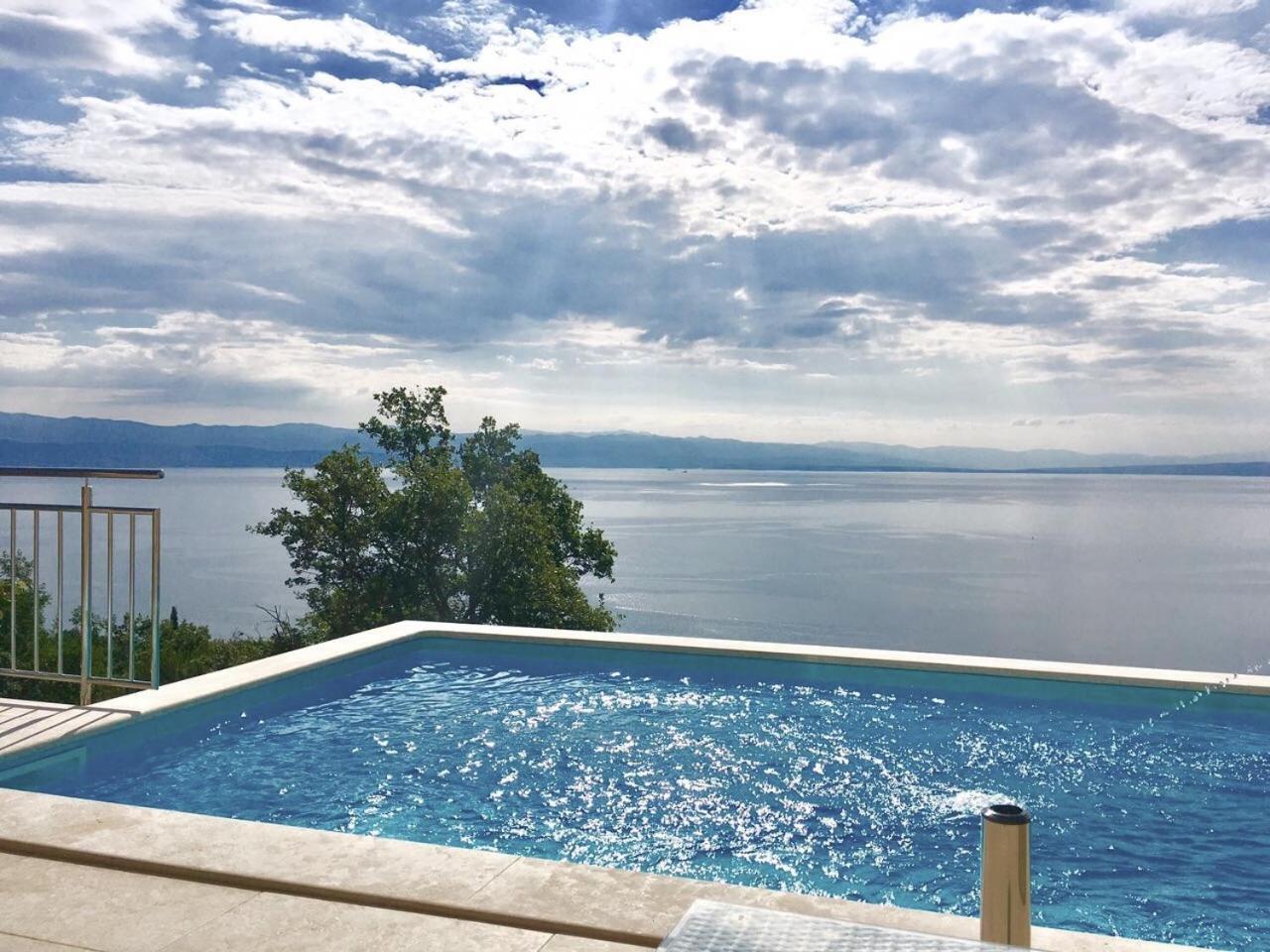 Villa Sabine Apartment Losinj Medveja Eksteriør billede